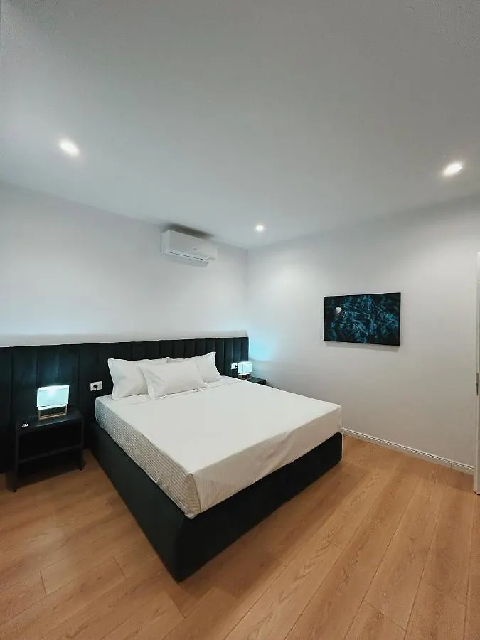 Clinton Tirana Inn