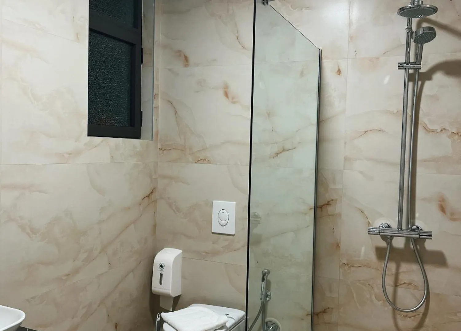 Clinton Tirana Inn Albánie