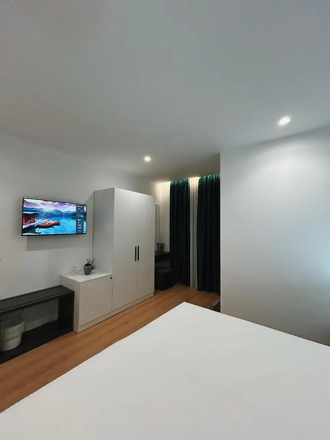 Clinton Tirana Inn Albania