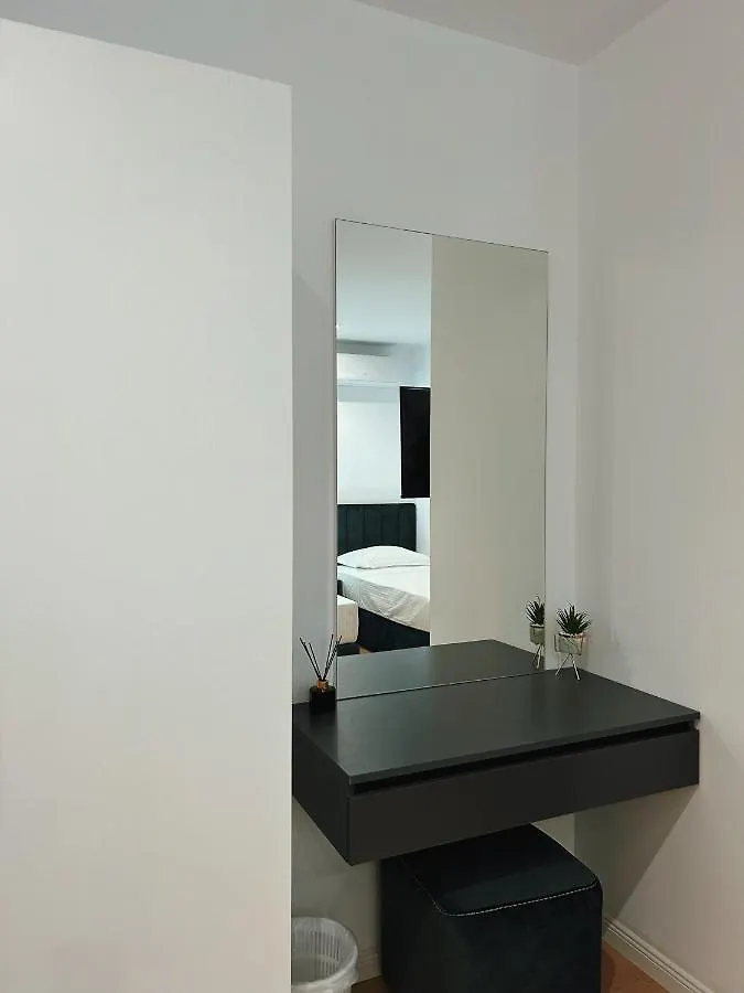 Clinton Tirana Inn Albania