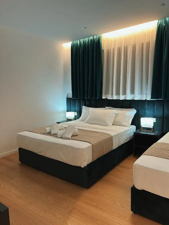 Clinton Tirana Inn 0*,  Albania